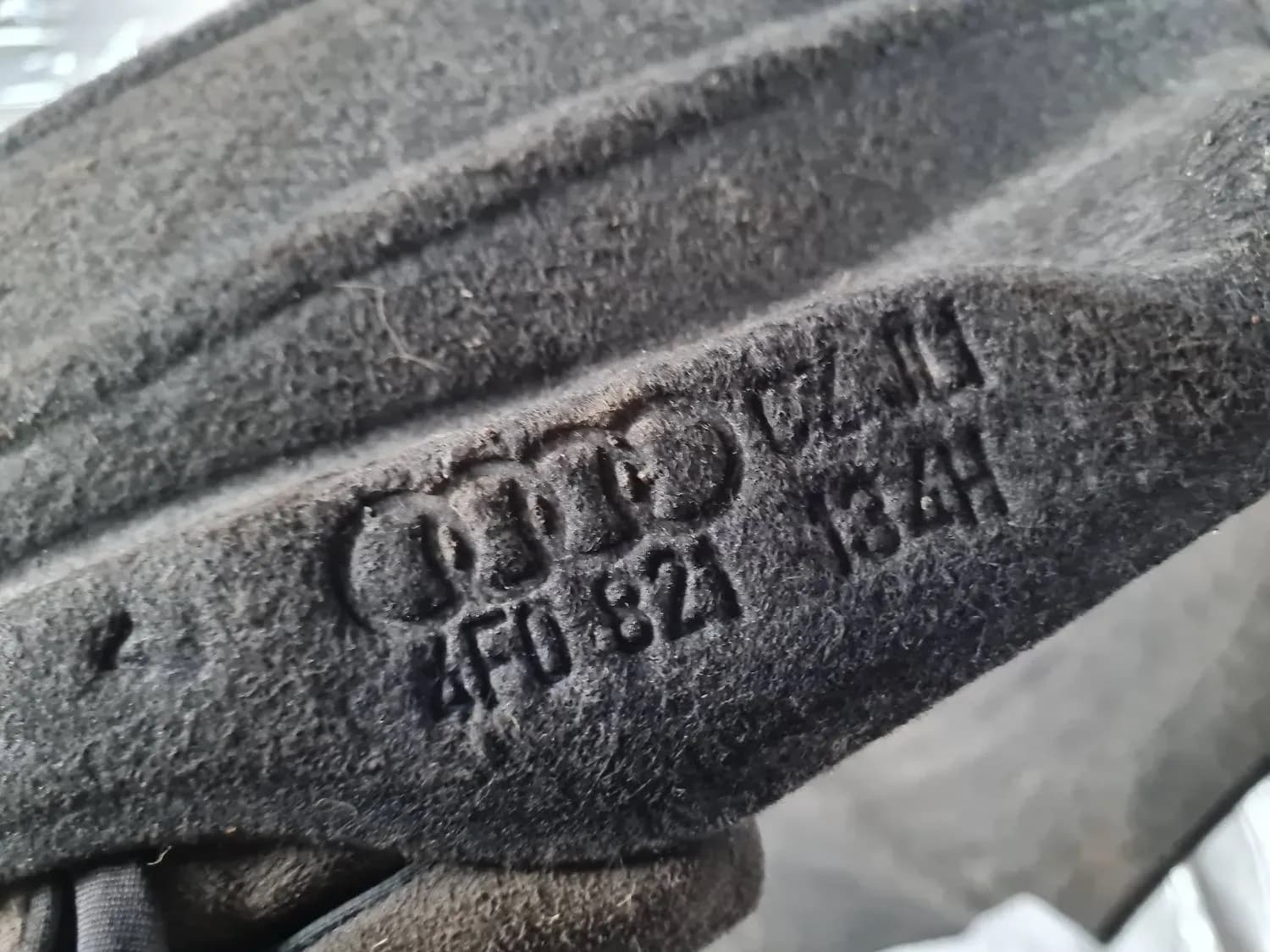 Front Left Inner Fender AUDI A6 2008 - foto 2