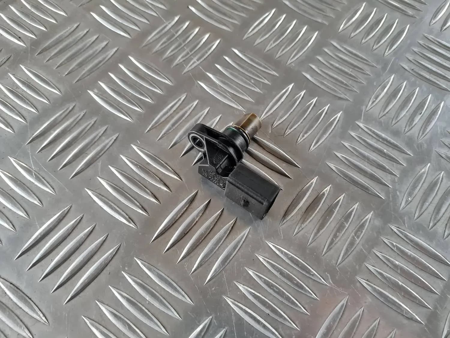 Camshaft sensor AUDI A6 2008 - foto 1