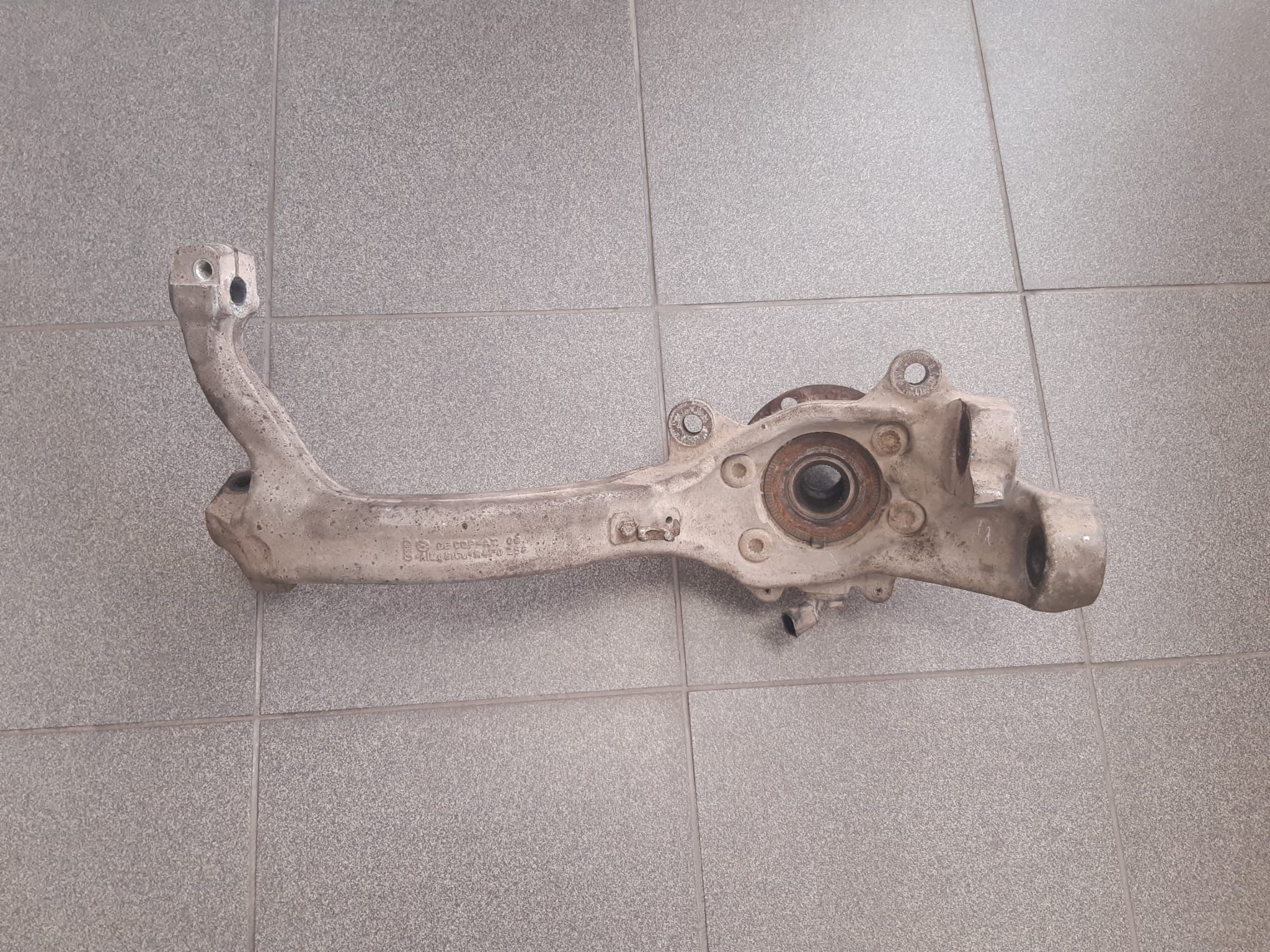 Steering knuckle front right AUDI A6 2008 - foto 1