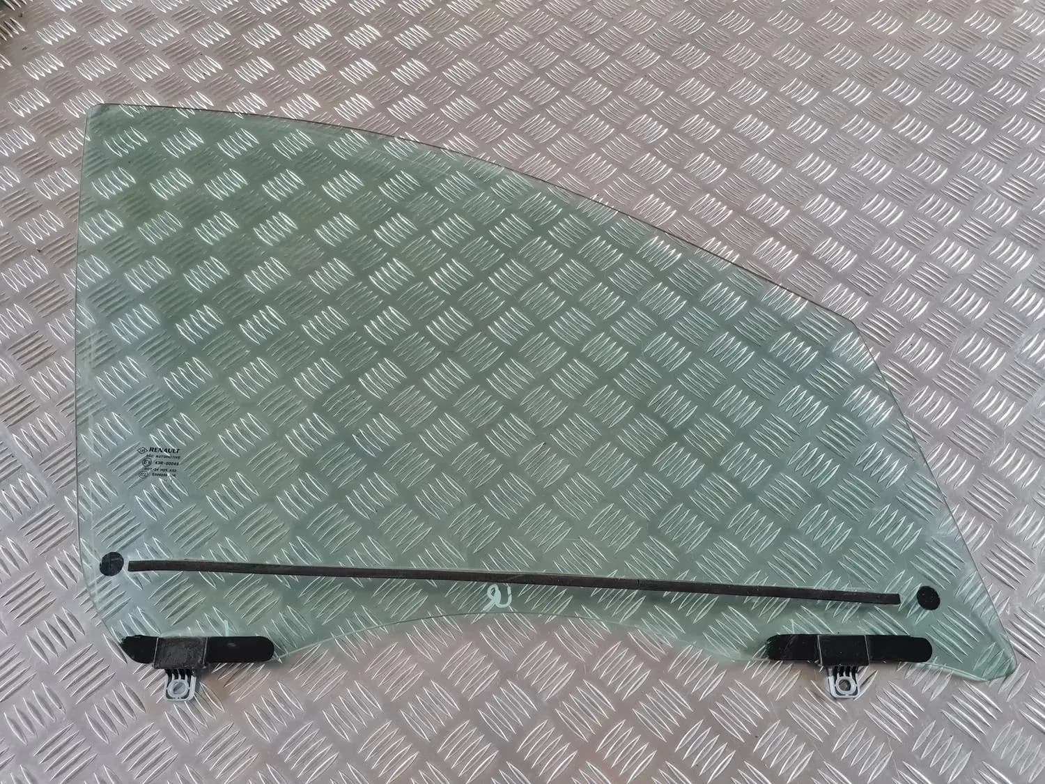 Front right door glass RENAULT SCENIC III 2011 - foto 1