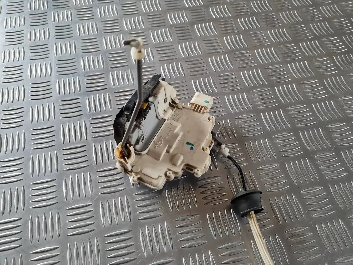 Front left door lock AUDI A6 2008 - foto 3