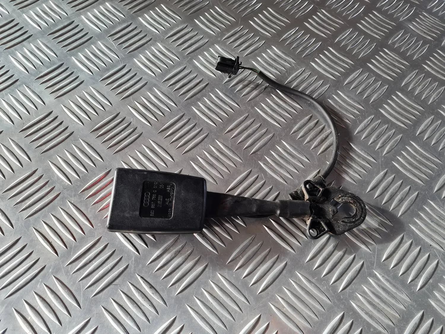 Front seat belt buckle AUDI A6 2008 - foto 2
