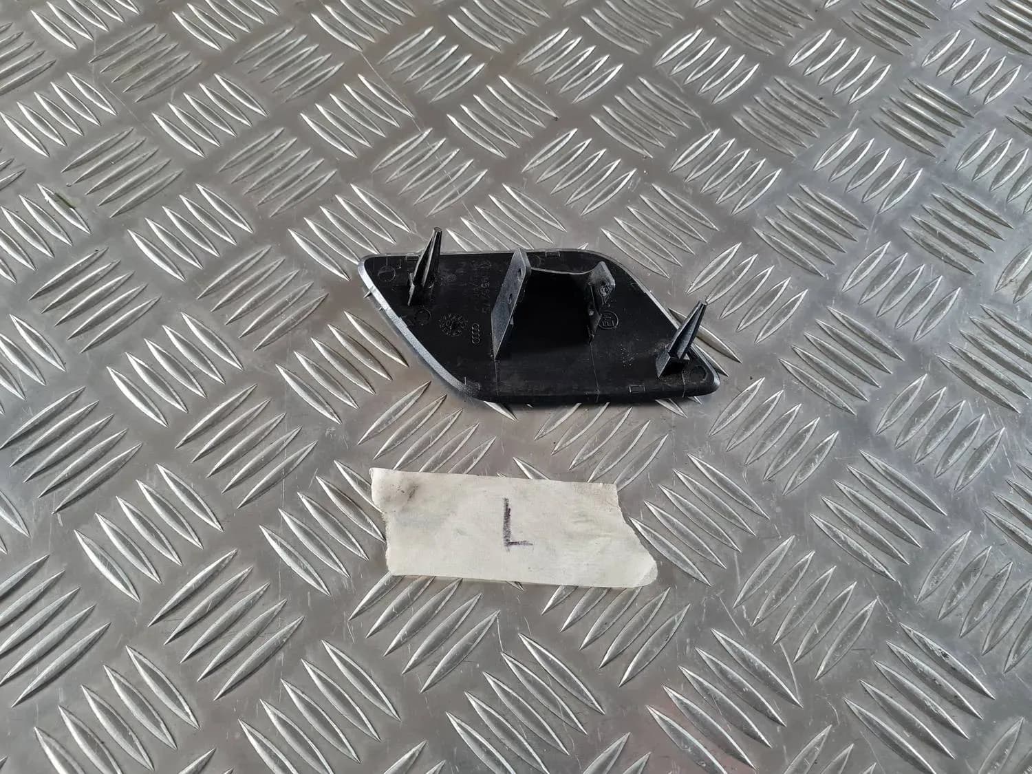 Washer nozzle cover AUDI A6 2008 - foto 3