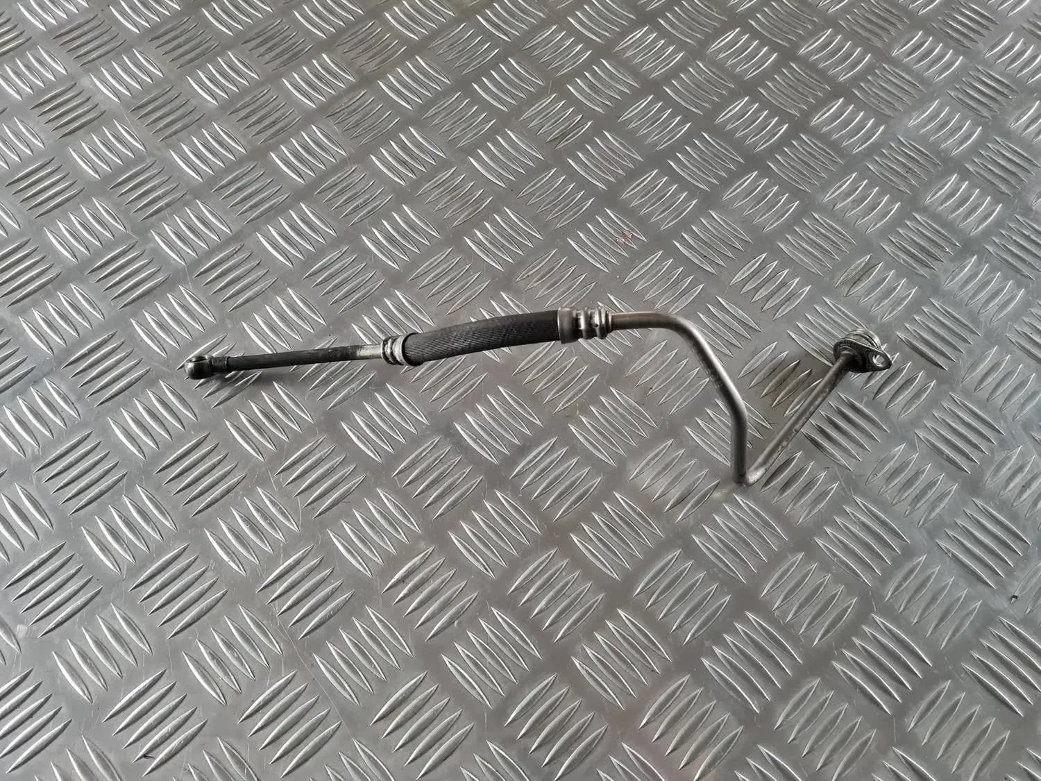 Turbine tube AUDI A6 2008 - foto 1