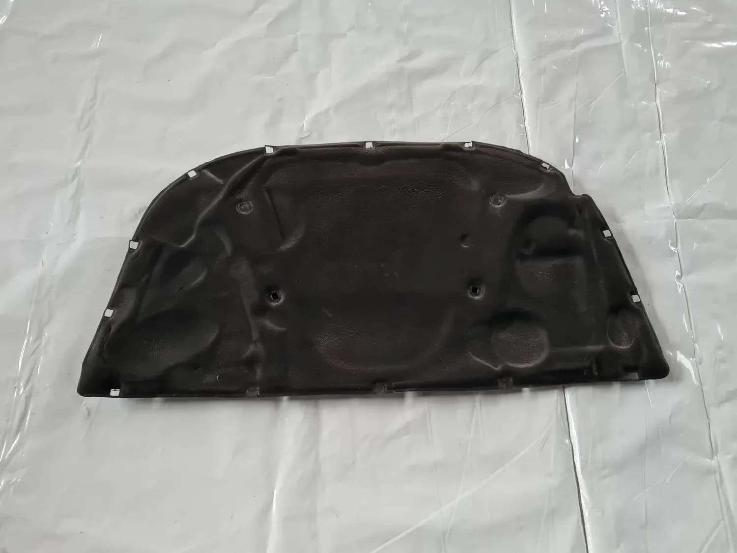 Soundproofing the hood AUDI A6 2008 - foto 2