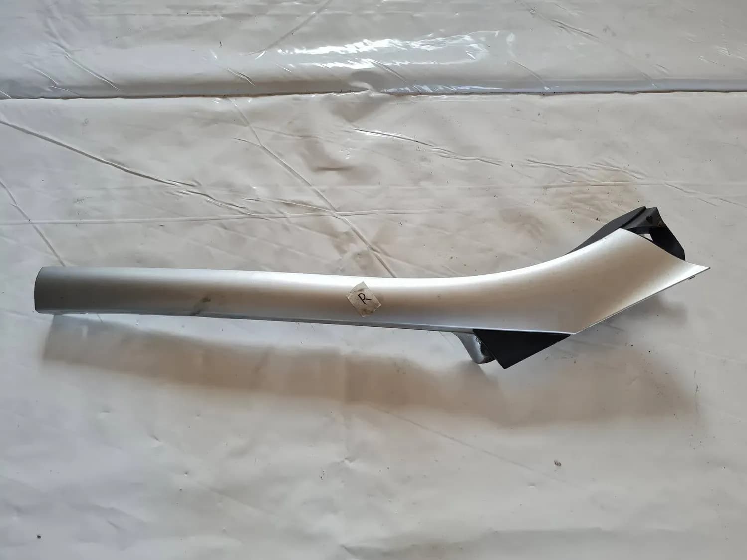 Front strut outer cover RENAULT SCENIC III 2011 - foto 1