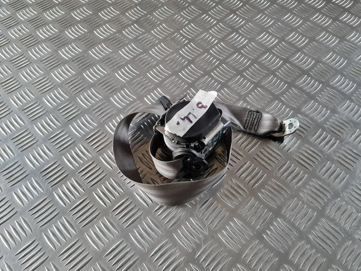 Rear middle seat belt AUDI A6 2008 - foto 2