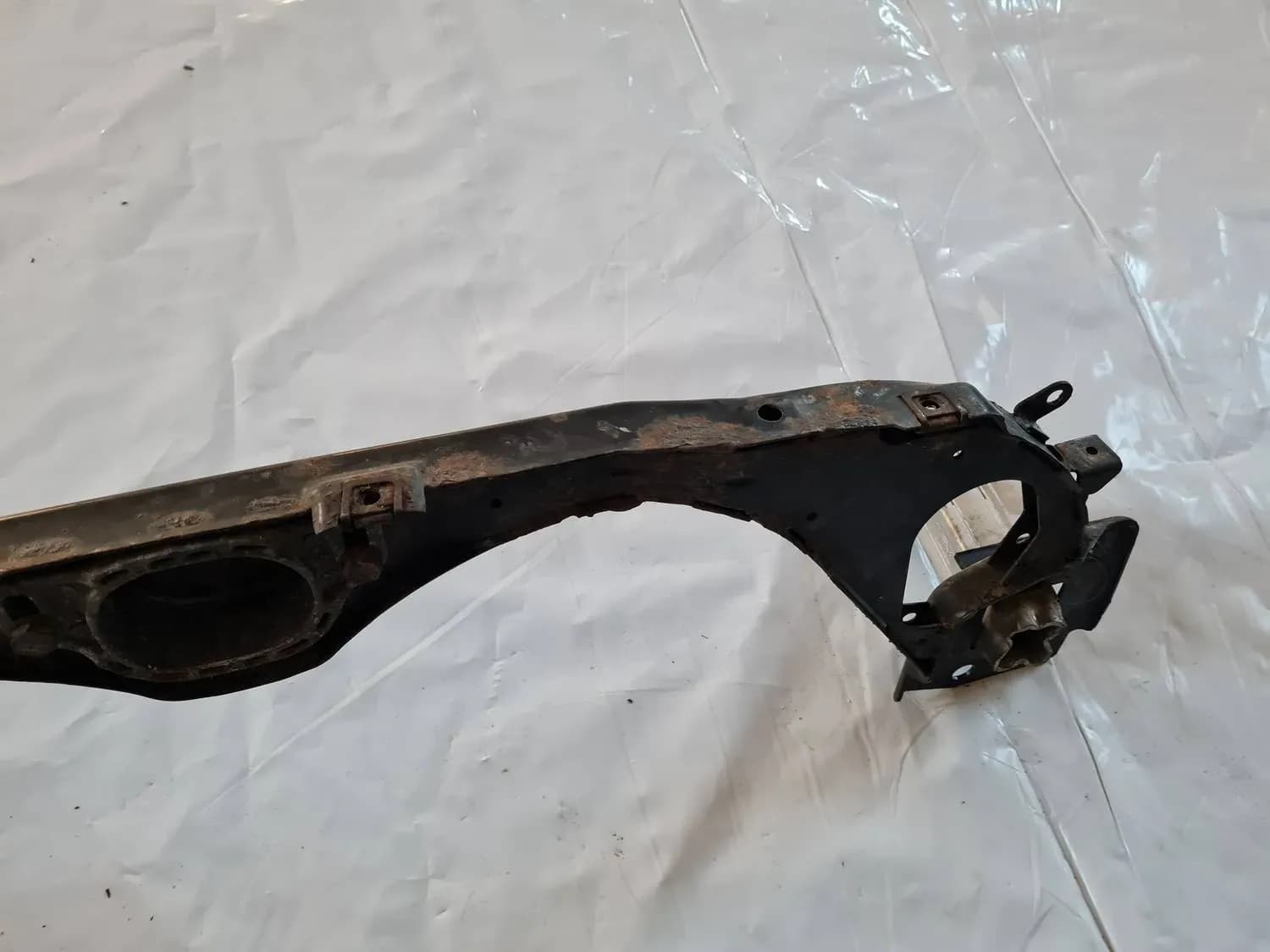Front radiator cross-member AUDI A6 2008 - foto 7