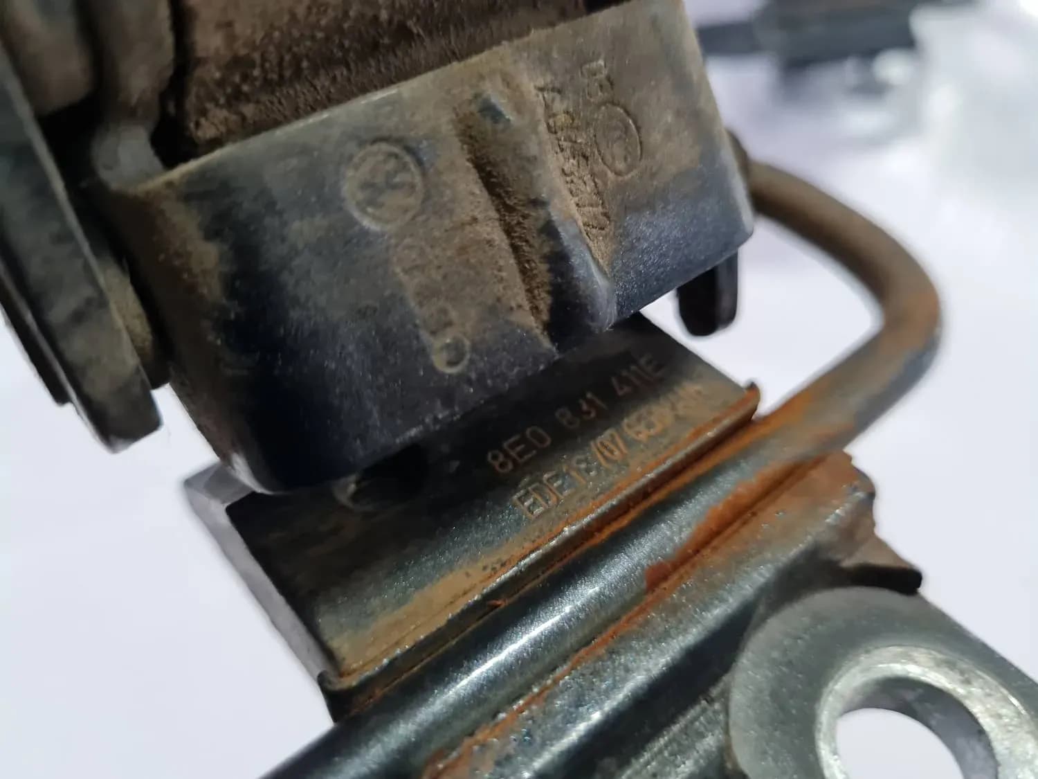Door hinge AUDI A6 2008 - foto 4