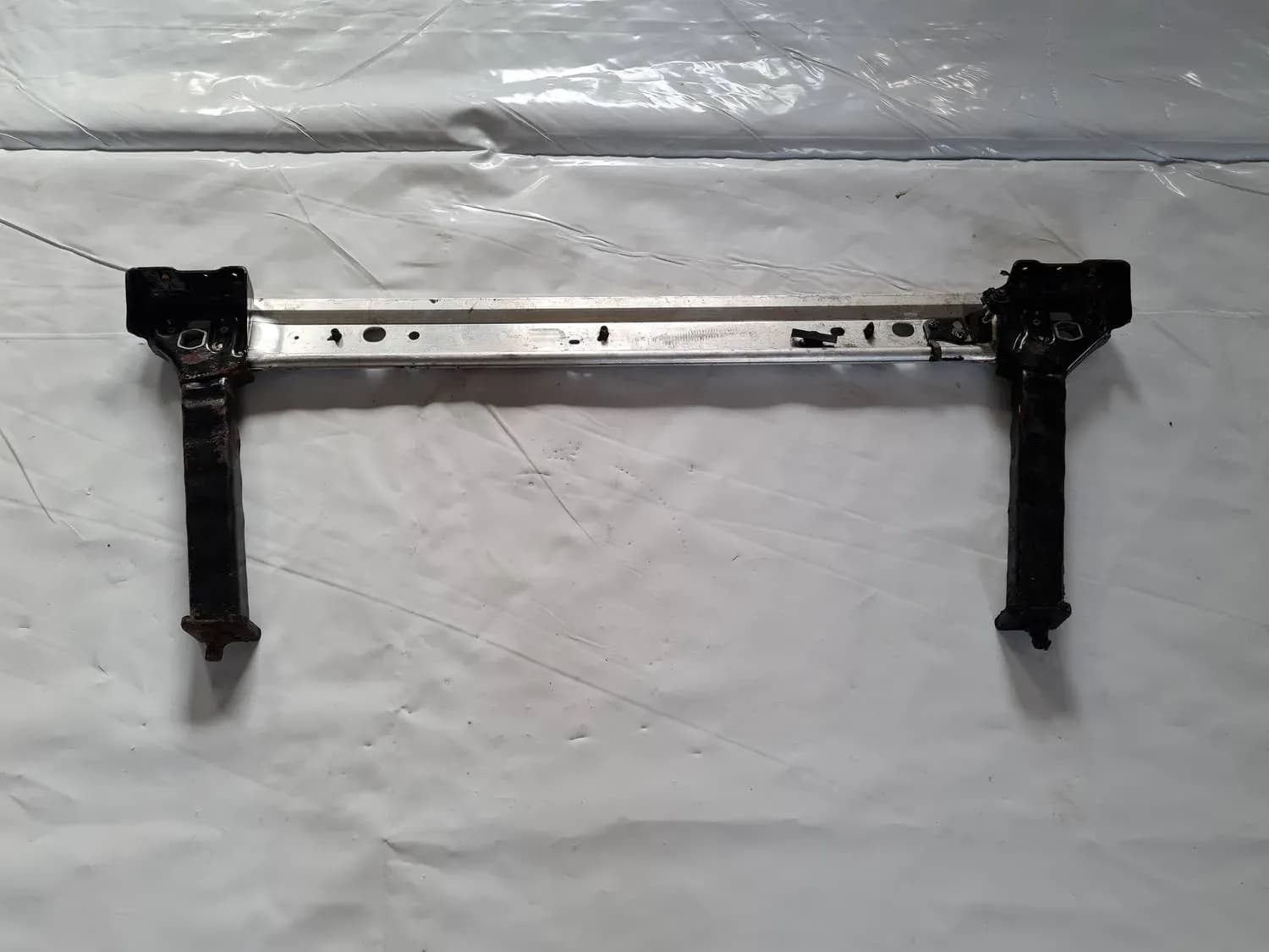 Front axle strut RENAULT SCENIC III 2011 - foto 2