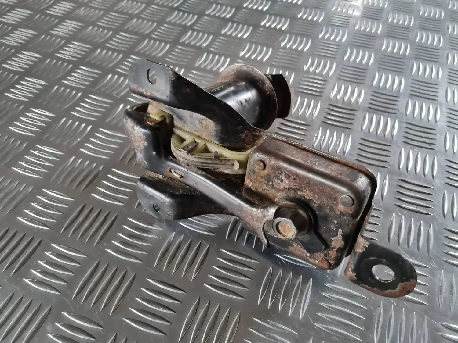 Spare wheel lift RENAULT SCENIC III 2011 - foto 1