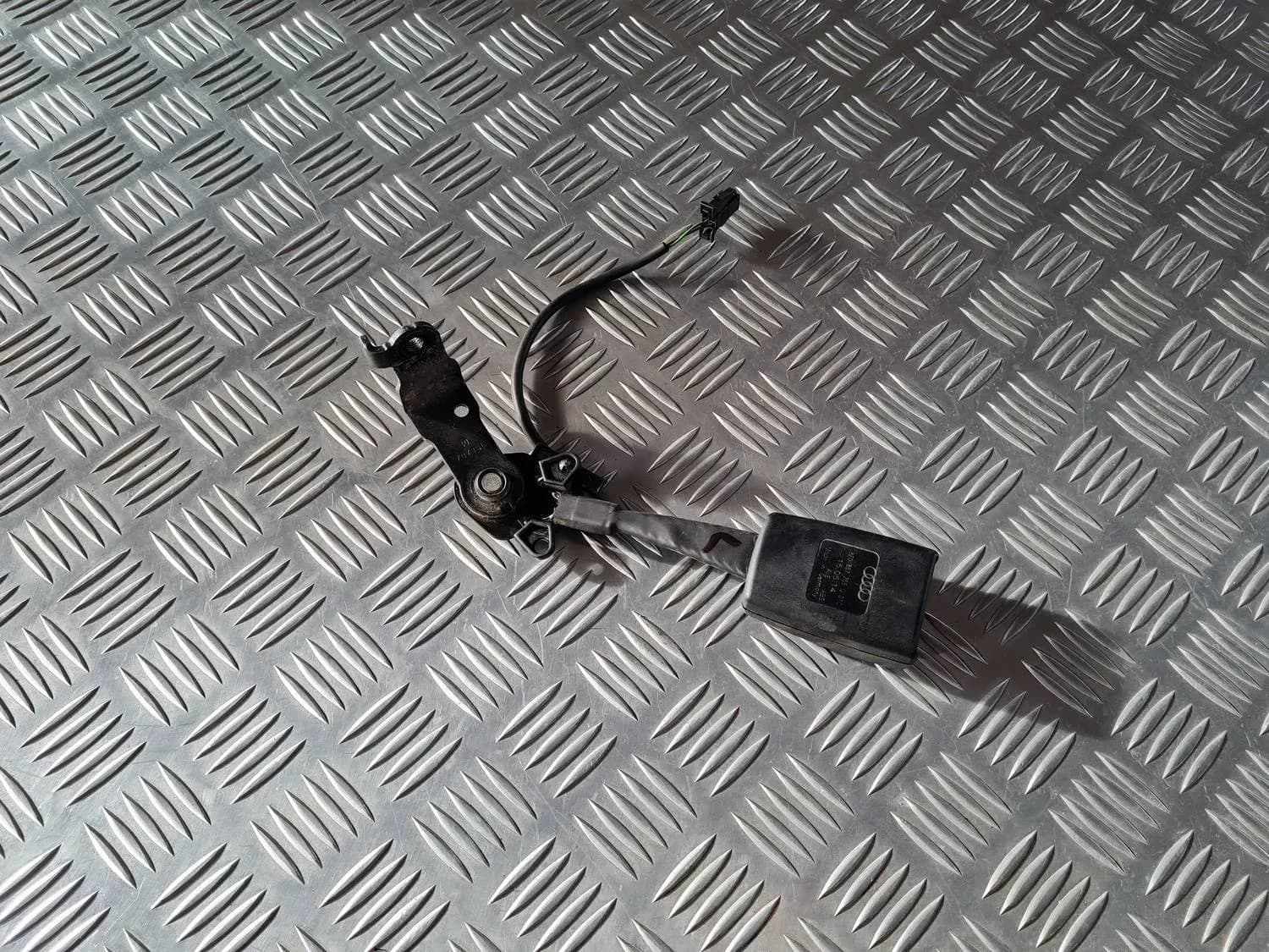 Front seat belt buckle AUDI A6 2008 - foto 3