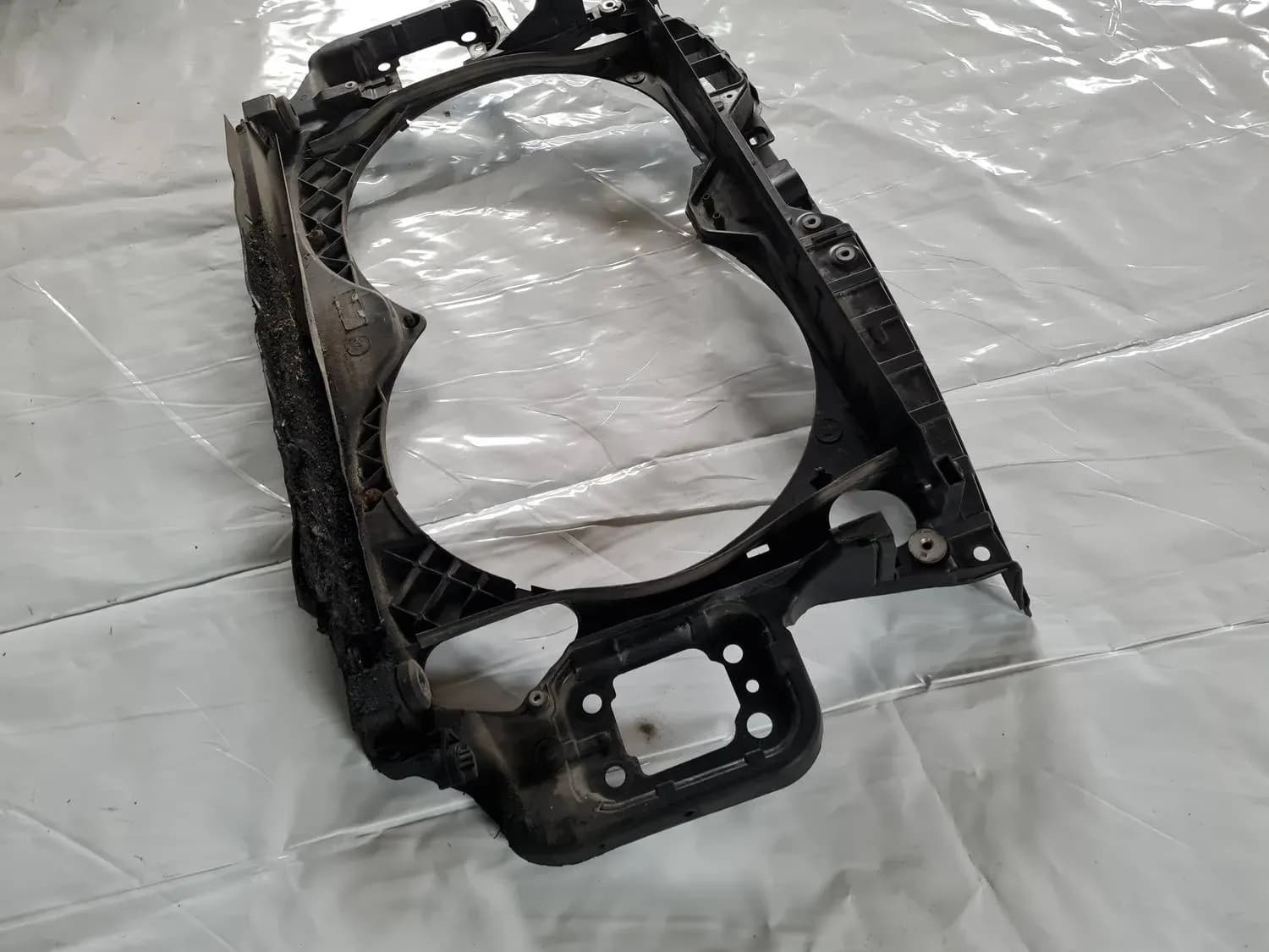 Front radiator frame AUDI A6 2008 - foto 8