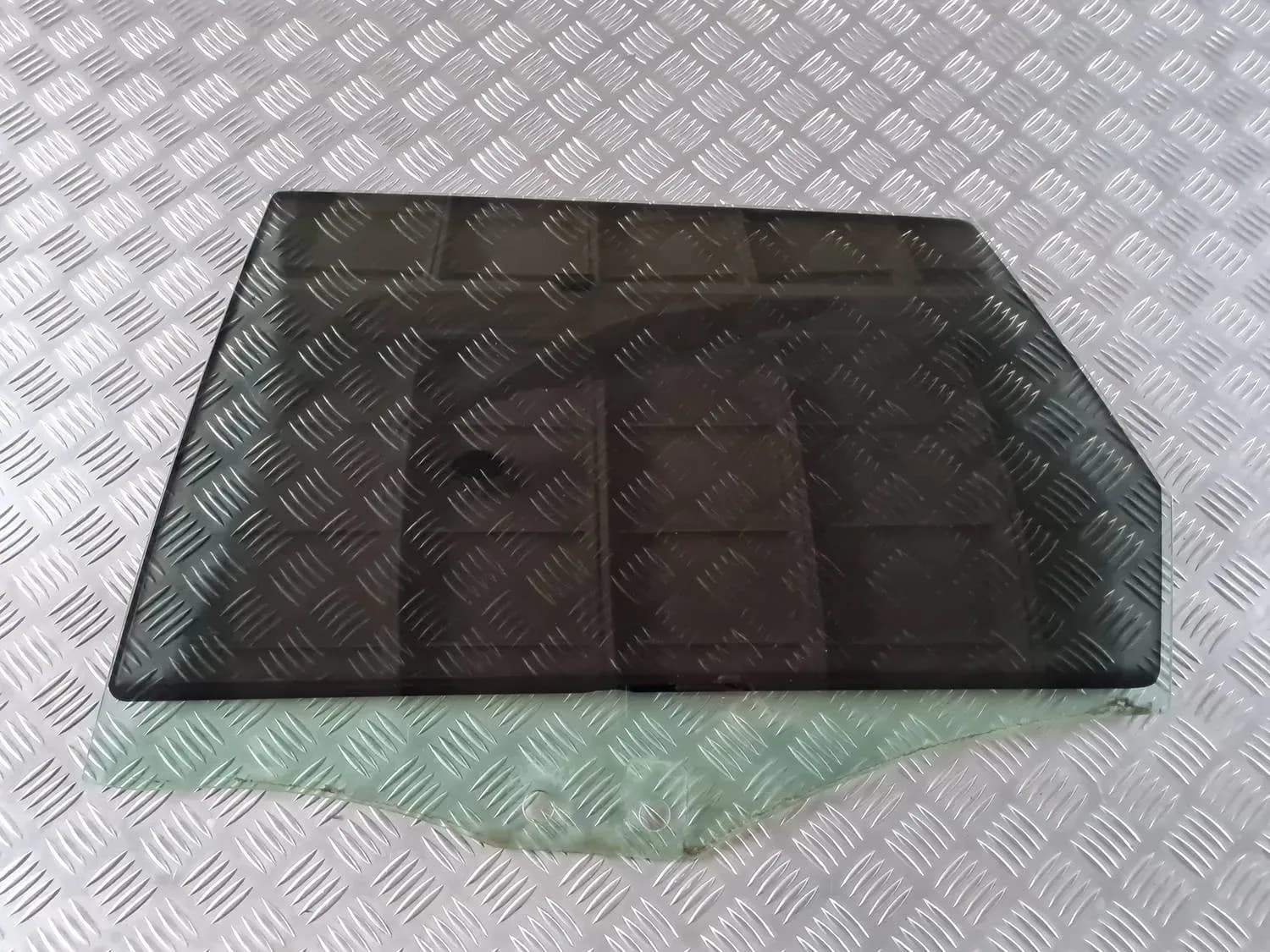 Rear left door glass AUDI A6 2008 - foto 1