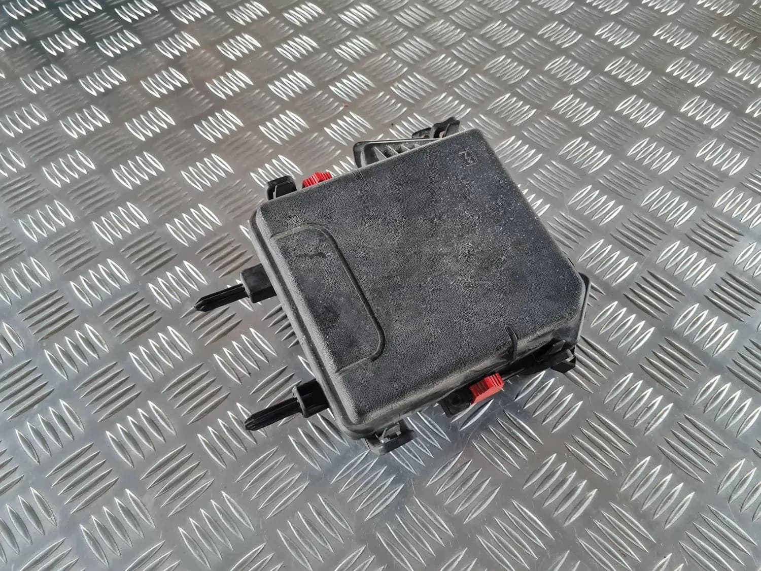 Fuse relay box RENAULT SCENIC III 2011 - foto 6