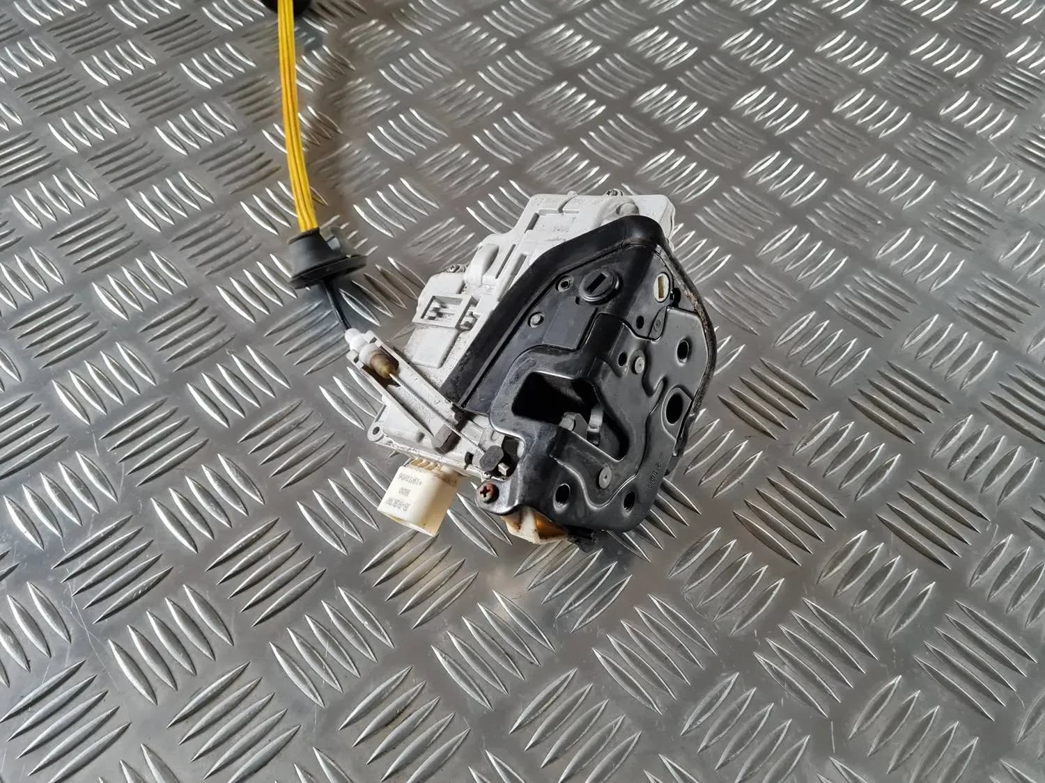Rear right door lock AUDI A6 2008 - foto 3