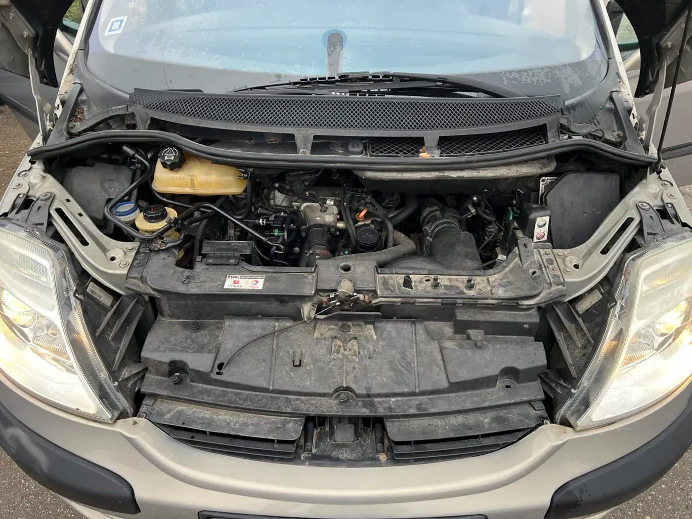 Disassembled car photo 1