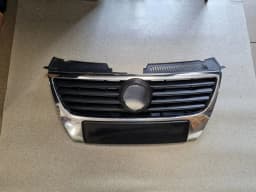 Large upper bumper grille VW PASSAT 2007 UNIVERSAL SILVER