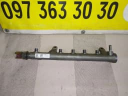 Fuel rail VW GOLF VARIANT 2012