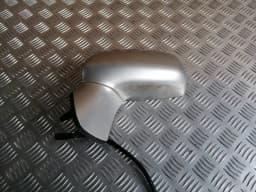Car part TOYOTA COROLLA VERSO 2005
