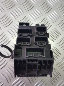 Fuse box TOYOTA AVENSIS 2008
