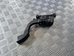 Gas pedal VOLVO C30 2009