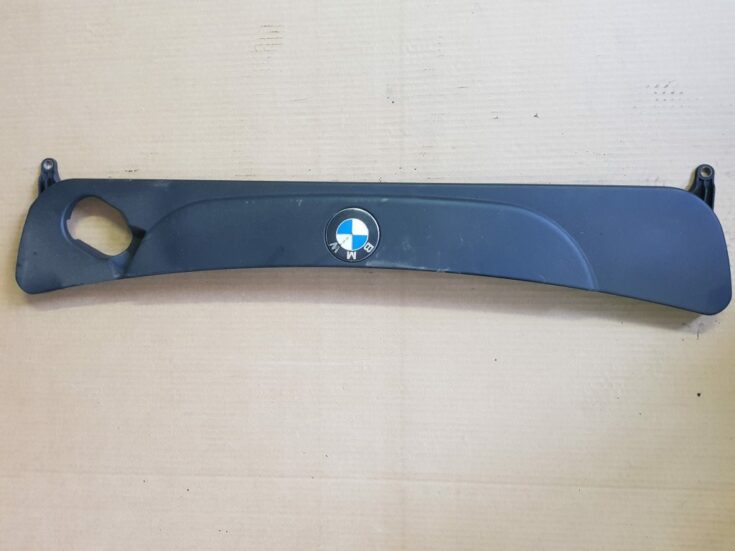 Dzinēja dekoratīva vāka daļa priekš BMW 520D E60 2006 ENG.
