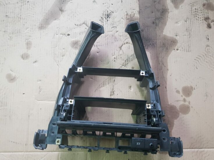 Mērinstrumentu paneļa iekšējā plastmasa priekš AUDI A6 1998