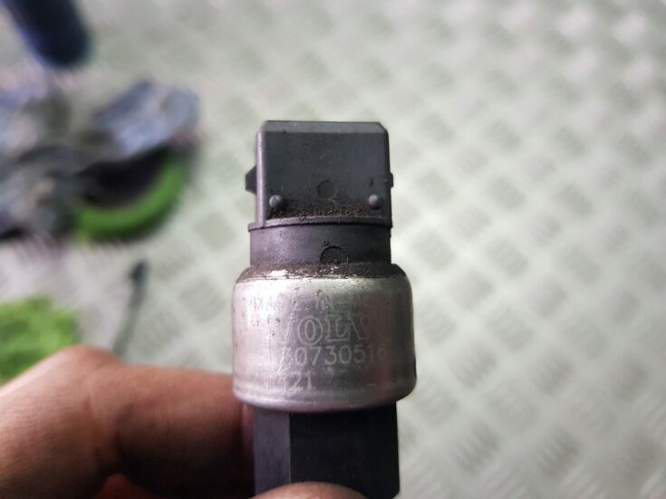Gaisa kondicioniera spiediena dēvējs priekš VOLVO S40 2004 Grey