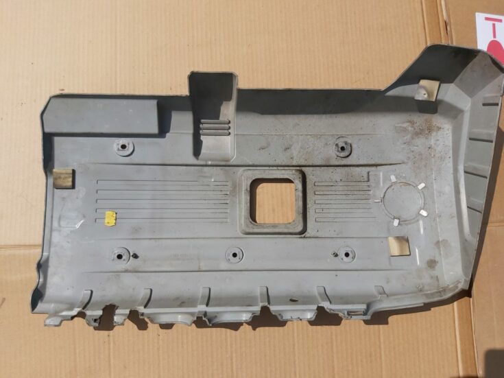 Dzinēja dekoratīvais vāks priekš BMW 525 E60 2006 BLACK