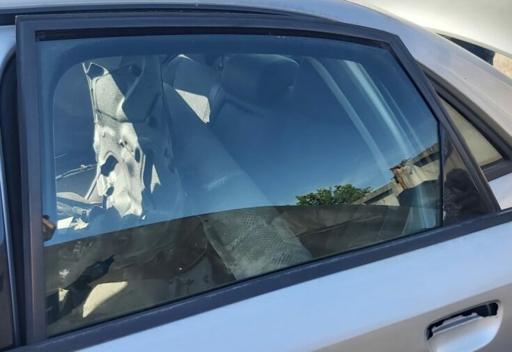 Aizmugurējo kreiso durvju stikls priekš AUDI A4 2001