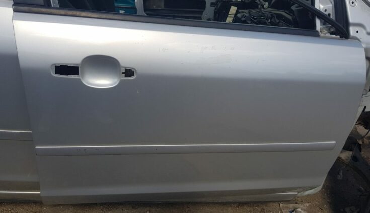 Priekšējās labās durvis priekš FORD FOCUS 2006