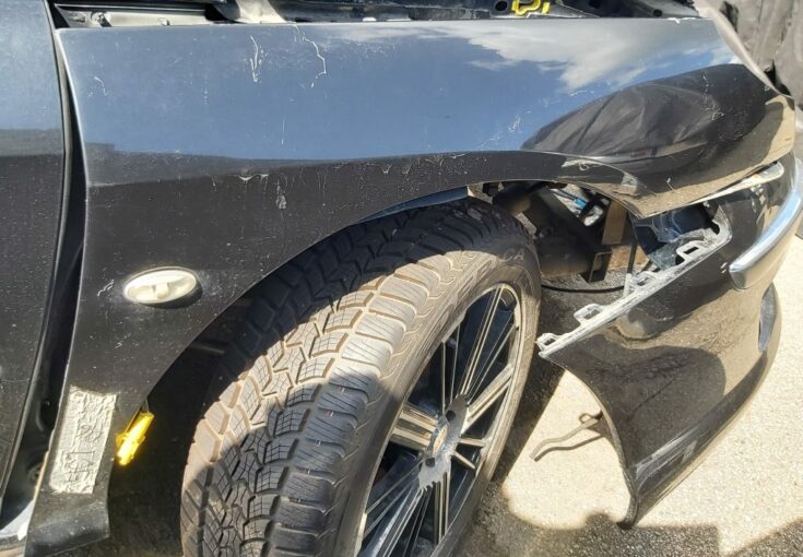 Priekšējais labais spārns priekš PEUGEOT 407 2005