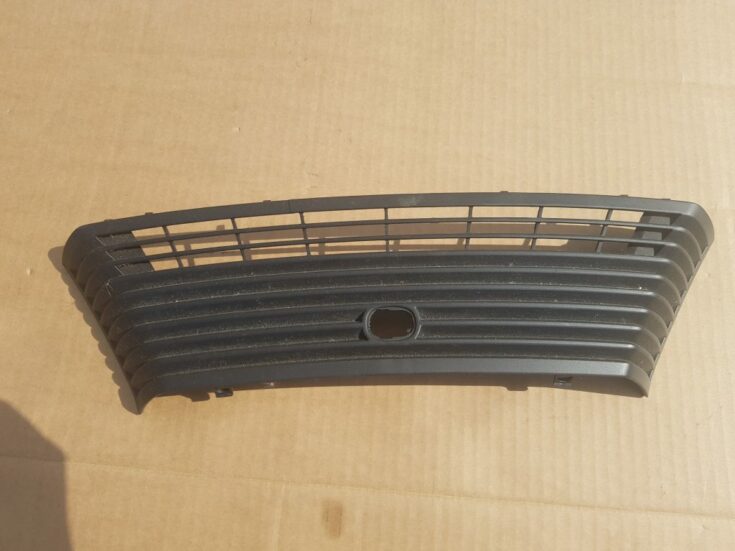 Mērinstrumentu paneļa gaisa vads, centrā priekš PEUGEOT 407 2005