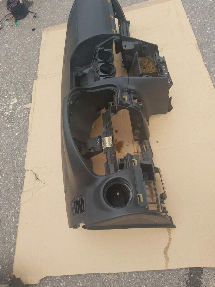 Mērinstrumentu panelis priekš MAZDA 6 2006