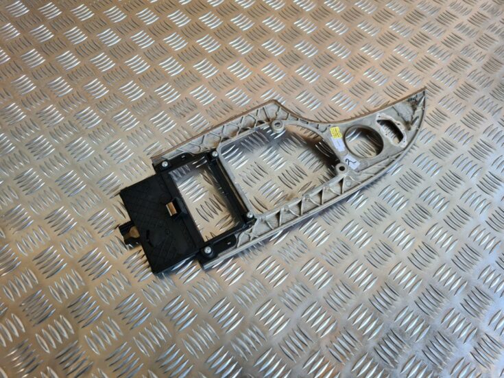 Auto detaļa priekš BMW 525 E60 2006 OLIVE