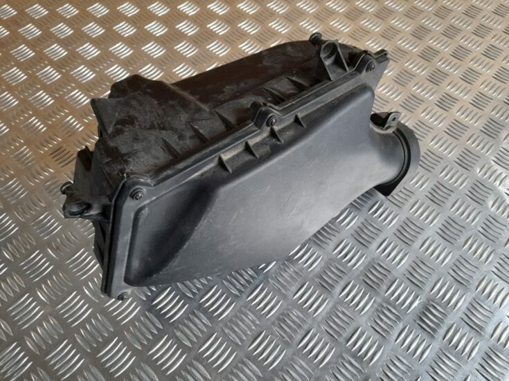 Gaisa filtra korpuss priekš VOLVO S40 2007