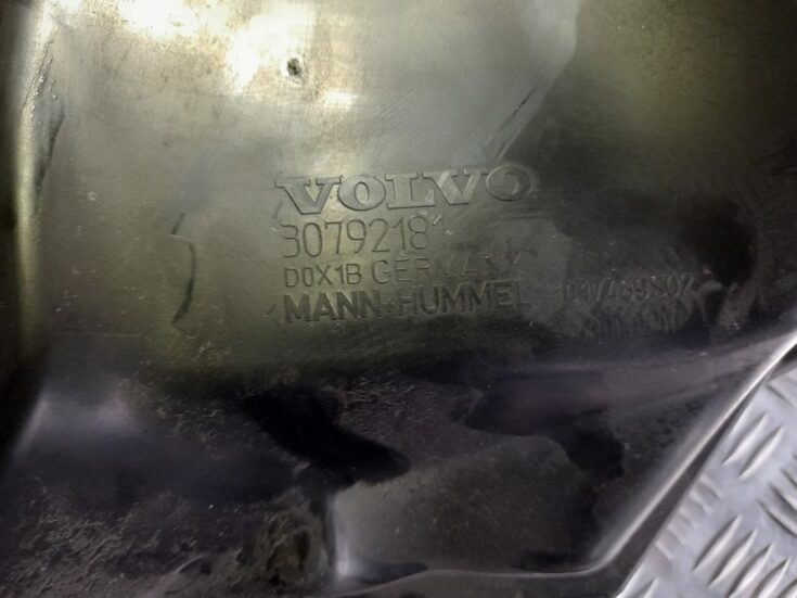 Gaisa filtra korpuss priekš VOLVO S40 2007
