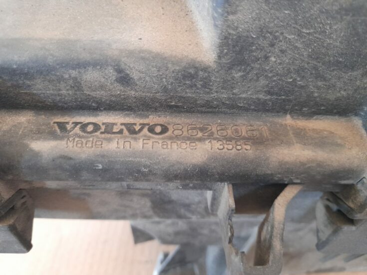 Gaisa filtra korpuss priekš VOLVO V70 2003 SILVER