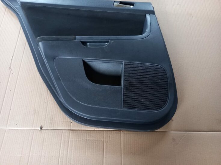 Aizmugurējo kreiso durvju apdare priekš MITSUBISHI LANCER 2009