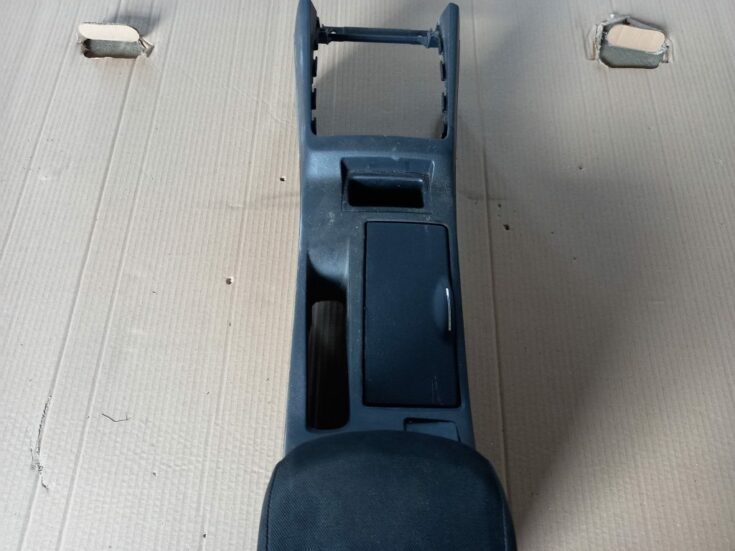 Centrālās konsoles apdares lielākā daļa priekš MITSUBISHI LANCER 2009