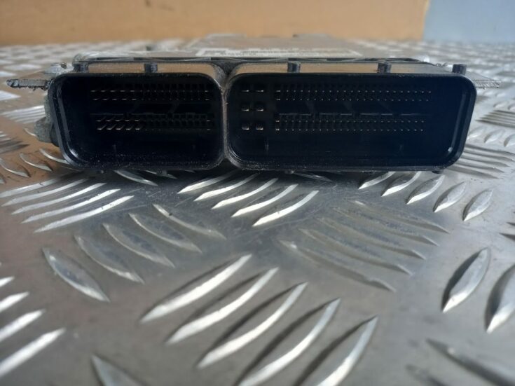Dzinēja vadības bloks priekš VW PASSAT CC 2009
