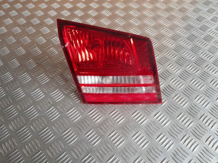 Bagāžnieka vāka kreisais lukturis priekš DODGE JOURNEY 2008