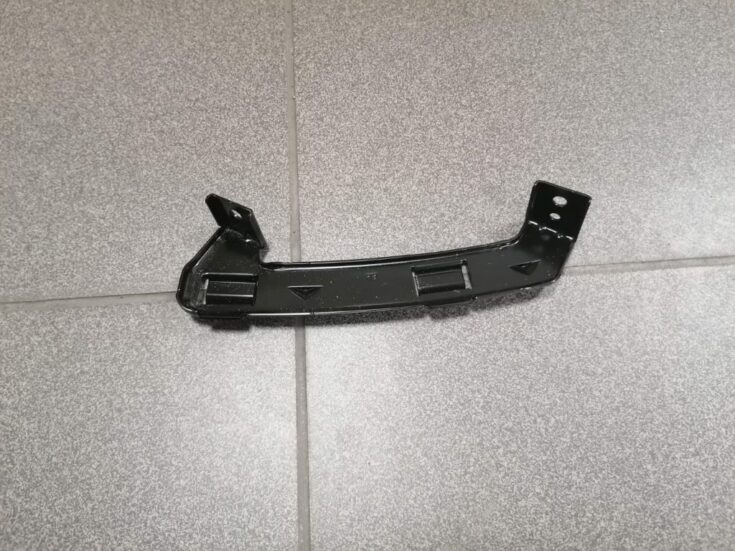 Priekšējā spārna un bufera stiprinājums priekš Hyundai I30 865522L000