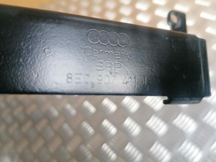 Dzinēja vadības bloka stiprinājums priekš AUDI A4 2007