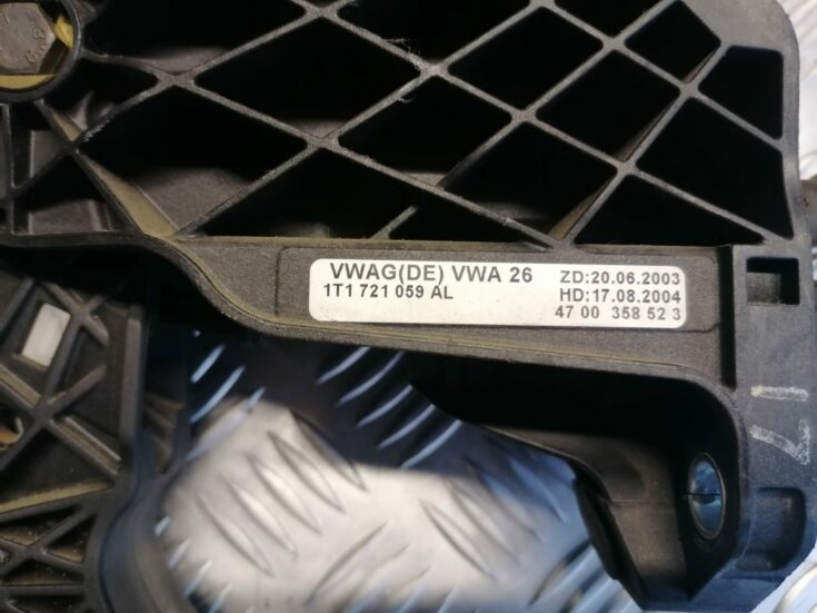 Sajūga pedālis priekš VW TOURAN 2005