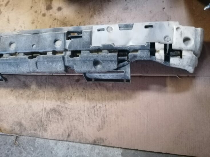 Aizmugurēja bufera putuplasts priekš VOLVO V70 2007