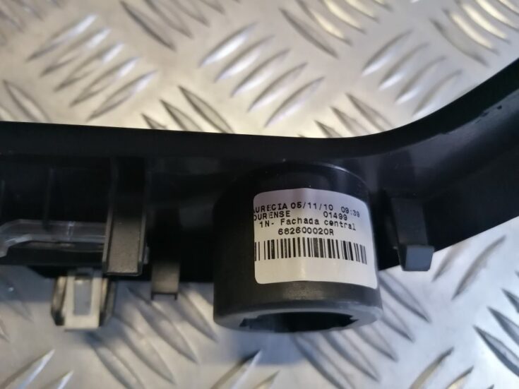 Mērinstrumentu paneļa dekoratīvais rāmis priekš RENAULT MEGANE 2011
