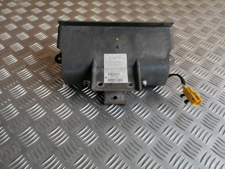 Mērinstrumentu paneļa drošības spilvens priekš CHRYSLER GRAND VOYAGER 2004