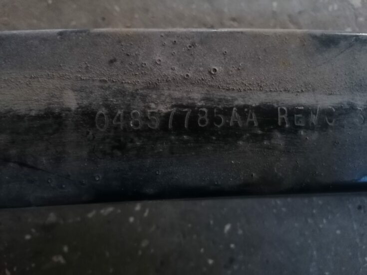 Priekšējā bufera pastiprinātājs priekš CHRYSLER GRAND VOYAGER 2004